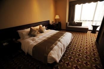 Beihai Manhattan Hotel (High Speed Railway Station Golden Beach) 3*