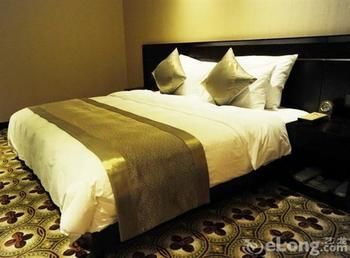 Beihai Manhattan Hotel (High Speed Railway Station Golden Beach) 3*
