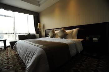 Beihai Manhattan Hotel (High Speed Railway Station Golden Beach) 3*