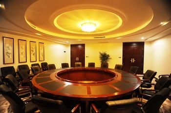 Beihai Manhattan Hotel (High Speed Railway Station Golden Beach) 3*