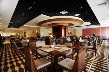 Beihai Manhattan Hotel (High Speed Railway Station Golden Beach) 3*