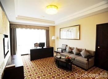 Beihai Manhattan Hotel (High Speed Railway Station Golden Beach) 3*