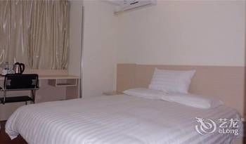 HanTing Hotel (Shenzhen Bao'an International Airport) 2*