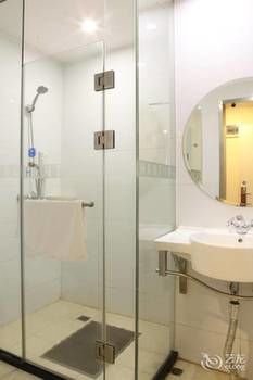 HanTing Hotel (Shenzhen Bao'an International Airport) 2*