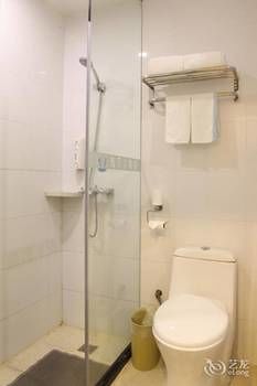 HanTing Hotel (Shenzhen Bao'an International Airport) 2*