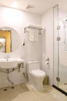 HanTing Hotel (Shenzhen Bao'an International Airport) 2*