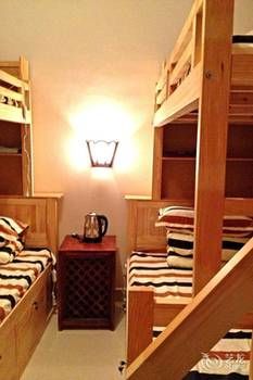 Dali Lily International Youth Hostel 2*