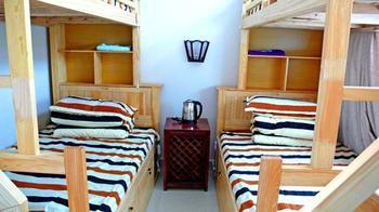 Dali Lily International Youth Hostel 2*