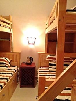 Dali Lily International Youth Hostel 2*