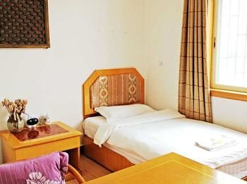 Dali Lily International Youth Hostel 2*