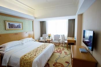 Vienna International Hotel (Lijiang Ancient City Xianghe Square Branch) 3*