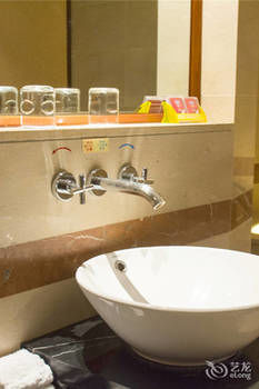 Fuhua Hotel 3*