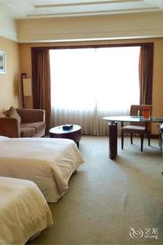 Fuhua Hotel 3*