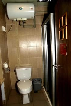 Junhui Hotel 2*