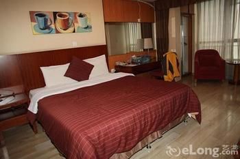 Junhui Hotel 2*