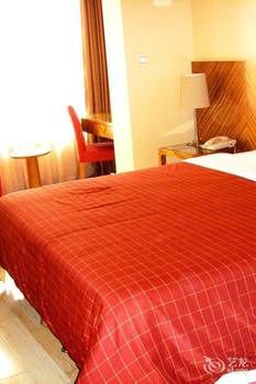 Junhui Hotel 2*