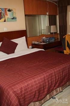 Junhui Hotel 2*