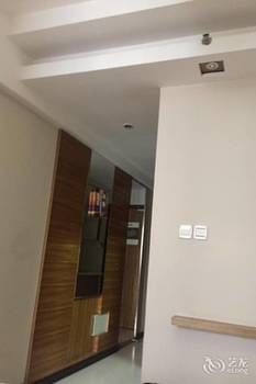 Junhui Hotel 2*