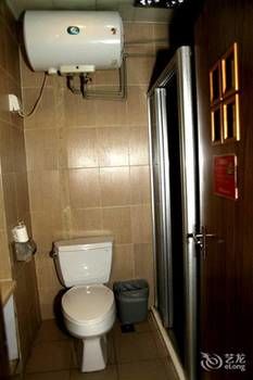 Junhui Hotel 2*