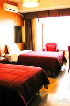 Junhui Hotel 2*