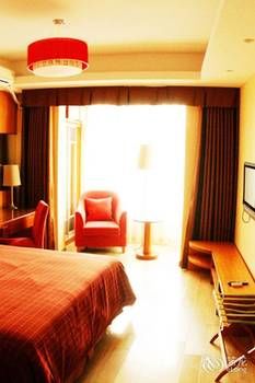 Junhui Hotel 2*