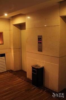 Junhui Hotel 2*