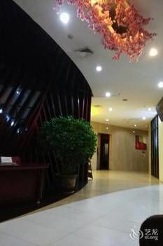 Junhui Hotel 2*