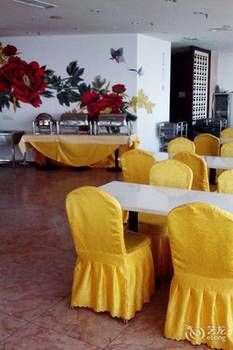 Junhui Hotel 2*