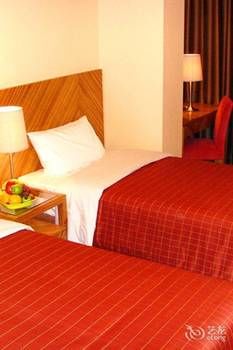 Junhui Hotel 2*
