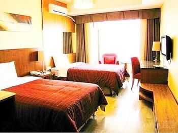 Junhui Hotel 2*