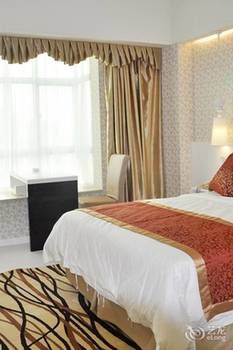 New Dongyuan International Hotel (Shenzhen International Convention and Exhibition Center) 3*