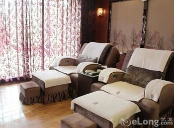 New Dongyuan International Hotel (Shenzhen International Convention and Exhibition Center) 3*