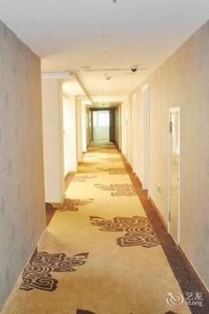 New Dongyuan International Hotel (Shenzhen International Convention and Exhibition Center) 3*