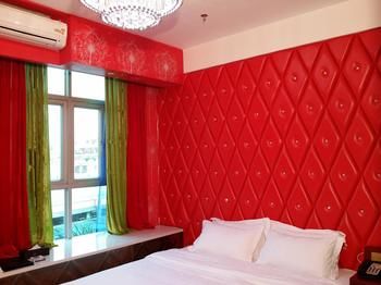 Junfu Hotel (Shiqiao Subway Huangbian Food Street Branch) 3*
