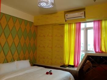 Junfu Hotel (Shiqiao Subway Huangbian Food Street Branch) 3*