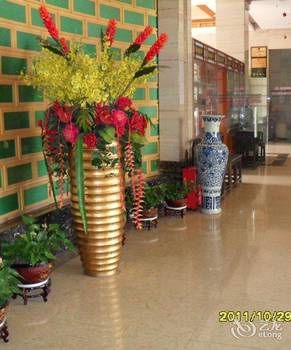 Junfu Hotel (Shiqiao Subway Huangbian Food Street Branch) 3*