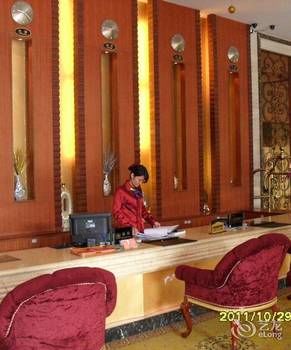 Junfu Hotel (Shiqiao Subway Huangbian Food Street Branch) 3*