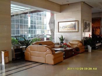 Junfu Hotel (Shiqiao Subway Huangbian Food Street Branch) 3*