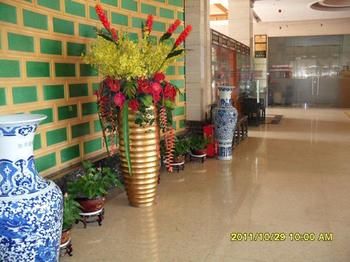 Junfu Hotel (Shiqiao Subway Huangbian Food Street Branch) 3*