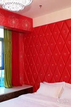 Junfu Hotel (Shiqiao Subway Huangbian Food Street Branch) 3*