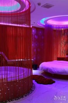 Junfu Hotel (Shiqiao Subway Huangbian Food Street Branch) 3*