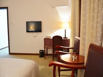 Xinhang Hotel (Zhuhai Jinwan Airport Science and Technology College) 3*