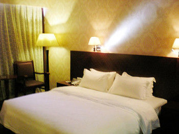 Xinhang Hotel (Zhuhai Jinwan Airport Science and Technology College) 3*