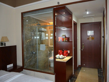 Xinhang Hotel (Zhuhai Jinwan Airport Science and Technology College) 3*