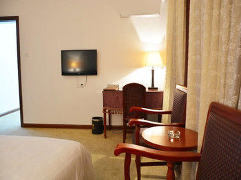 Xinhang Hotel (Zhuhai Jinwan Airport Science and Technology College) 3*