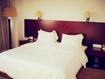 Xinhang Hotel (Zhuhai Jinwan Airport Science and Technology College) 3*
