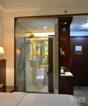 Xinhang Hotel (Zhuhai Jinwan Airport Science and Technology College) 3*