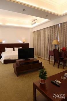 Xinhang Hotel (Zhuhai Jinwan Airport Science and Technology College) 3*