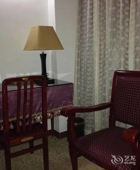 Xinhang Hotel (Zhuhai Jinwan Airport Science and Technology College) 3*