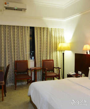 Xinhang Hotel (Zhuhai Jinwan Airport Science and Technology College) 3*